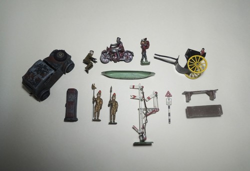 Vintage metal lead - figures, toy