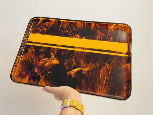 Large vintage lucite - ✅,