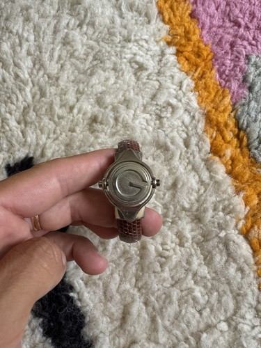 Gucci rotating bezel and dial - rotating,