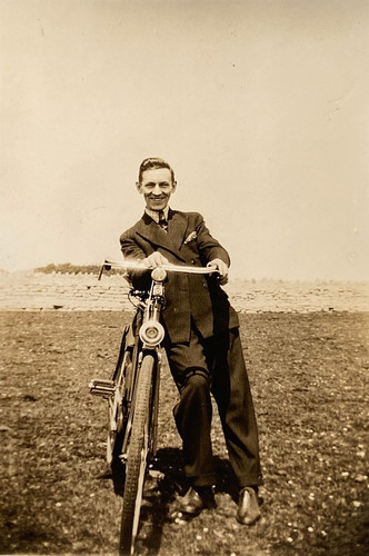 1930s cycling photograph - cycling,