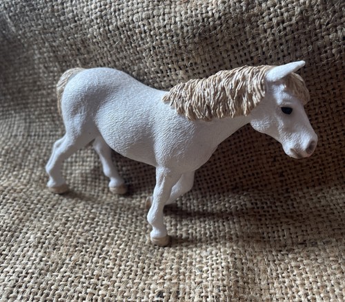 Schleich white dartmoor - white, horse