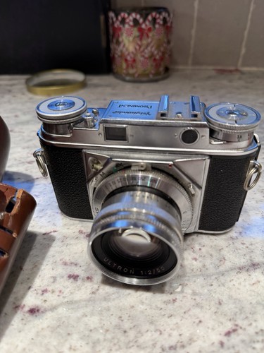 Voigtlander prominent camera - voigtlander,