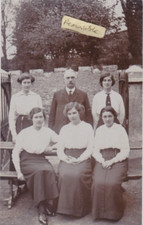 OLD PHOTO WOMEN GIRL SCHOOL UNIFORM TIE STUDENT TEACHER EE 261