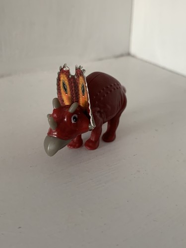 Kinder surprise triceratops - kinder,