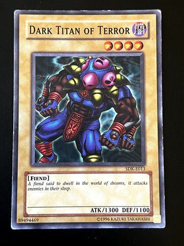 Dark titan terror - titan,