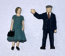 OO Gauge OAP Couple - Painted Model Railway Figures Good Condition