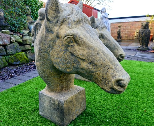 Pair vintage style horse - style, piers