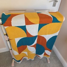 Large Muliticoloured Habitat