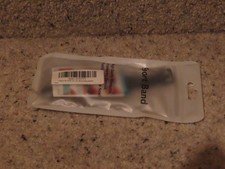 One silicone wristband to fit