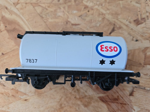 Hornby esso tank wagon - esso,