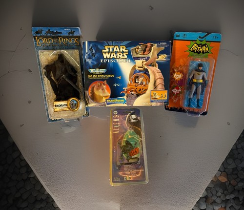 Action figure mixed - job, lot