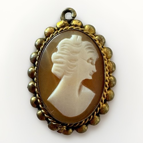 Vintage cameo pendant - vintage,