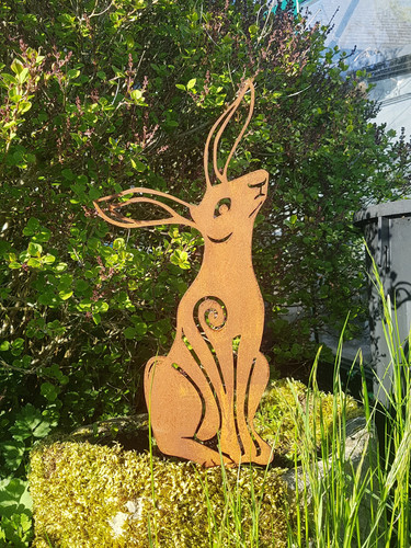 Rusty metal moon gazing hare - rusty,