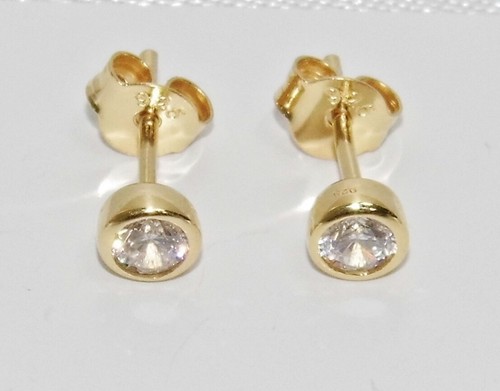 9ct yellow gold - yellow, on