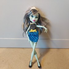 Monster High Frankie Stein Picnic Casket doll  Mattel 2008