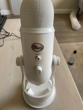 Blue Microphone Yeti USB Desktop Microphone