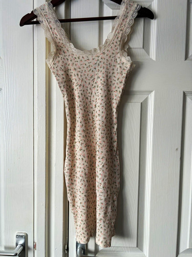 Divided cream floral - divided,