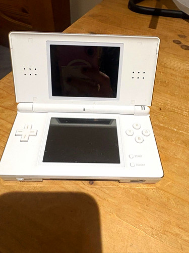 Nintendo lite white - nintendo,