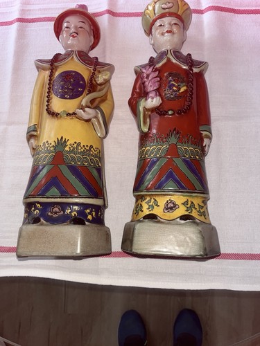 Two porcelain chinese emperors - two,