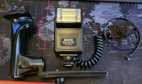 Sunpak auto with pistol - 36, fd