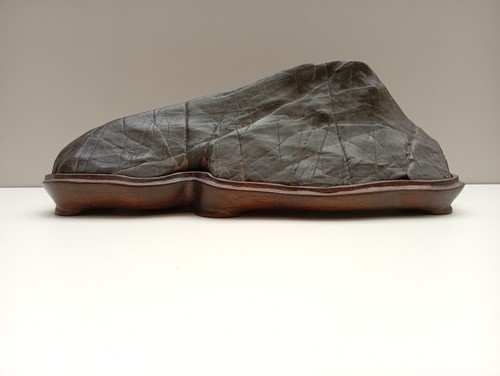 Suiseki palombino with - suiseki,