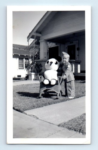 Old vintage photo solo boy - photo,