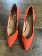 Bebo Ladies Orange Suede Heels Size BNWOT