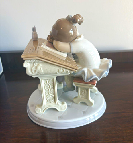 Lladró porcelain girl - porcelain,
