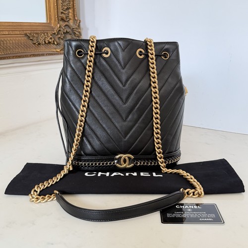 Chanel chevron caviar leather - chanel,