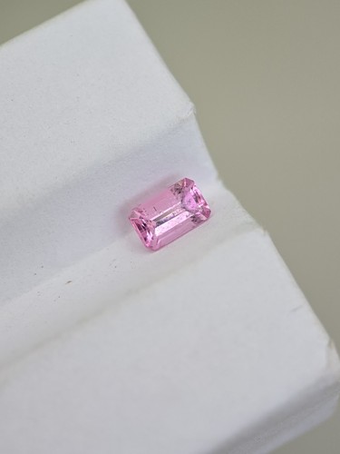 Pink spinel loose stone - pink,