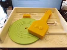 Vintage 1971 Fisher Price 995 Music Box Record Player with 4 Records,