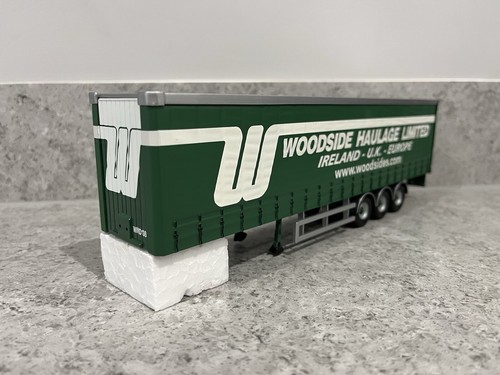 Corgi tri axle - -, curtainside