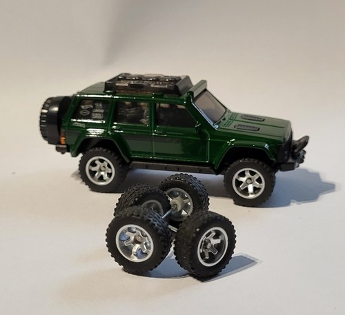 Hot wheels custom real - 1/64,