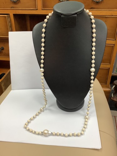 White howlite beaded necklace - howlite,
