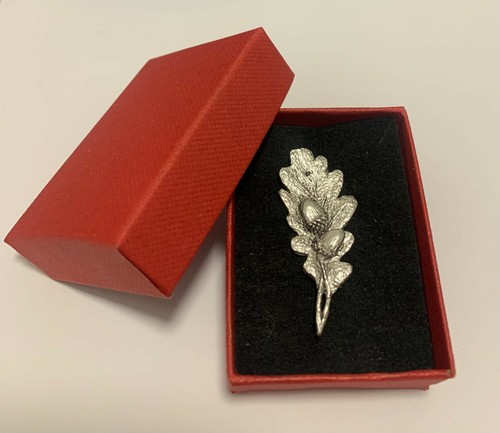 Oak leaf and acorns pewter - acorns, pin