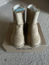 NEW faux suede Sherpa lined ANIMAL boots - UK7