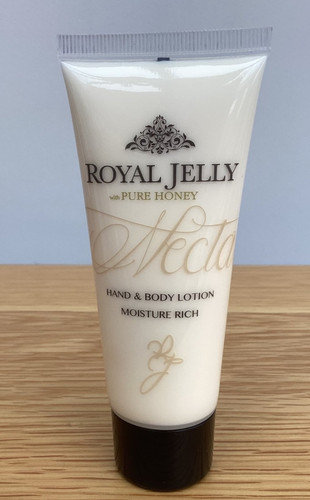 Royal jelly nectar hand - hand, &