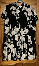Ladies H&M Black & White Flower Top Size XL