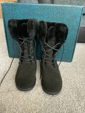 Black fur emu boot