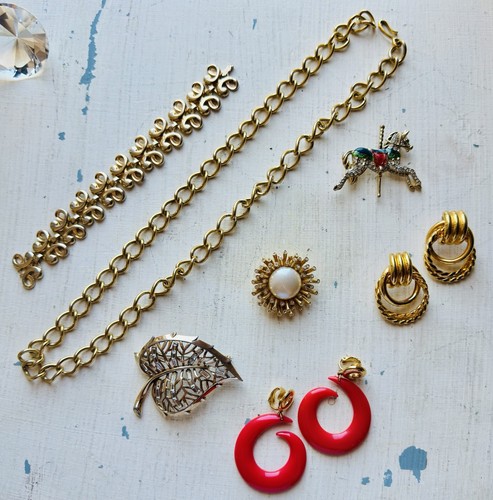 Vintage gold tone jewelry - vintage,