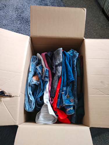 Mixed clothing reselling - clothing,