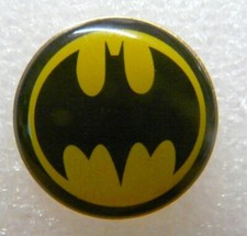 Batman logo pin badge. Round
