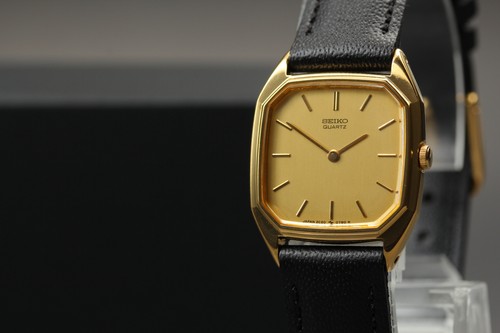 Vintage 1984 mint quartz - n,