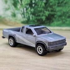 Matchbox Nissan D21 Pickup Diecast Model 1:64 (68) Excellent Condition 