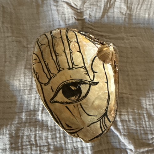 Decoupage shell holding - -,