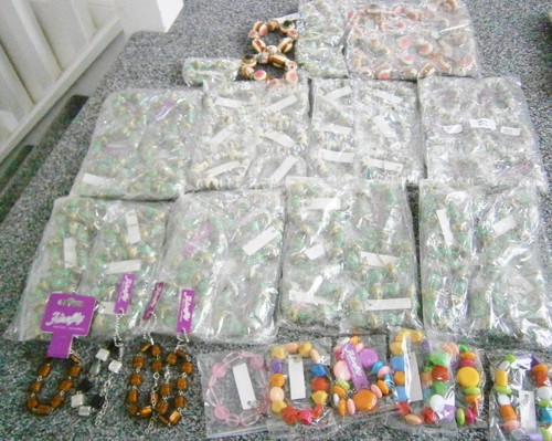 Job lot bracelets glass - 70,