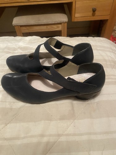 Ladies preowned reiker shoes - preowned,
