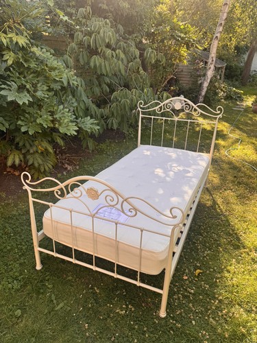 Laura ashley single bed - ,