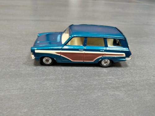 Corgi toys 440 - corgi, ford