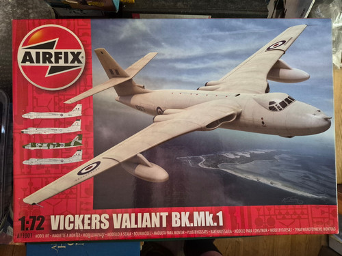Airfix a11001 vickers valiant - a11001,